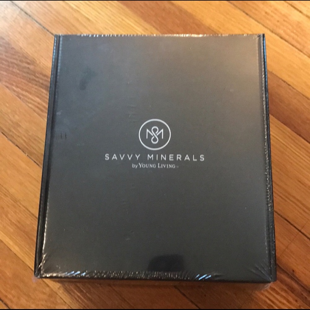 Savvy Minerals by Young Living Holiday Collection